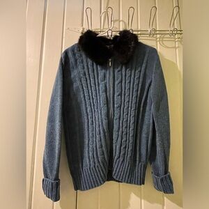 Faux fur collar zip sweater-small EUC